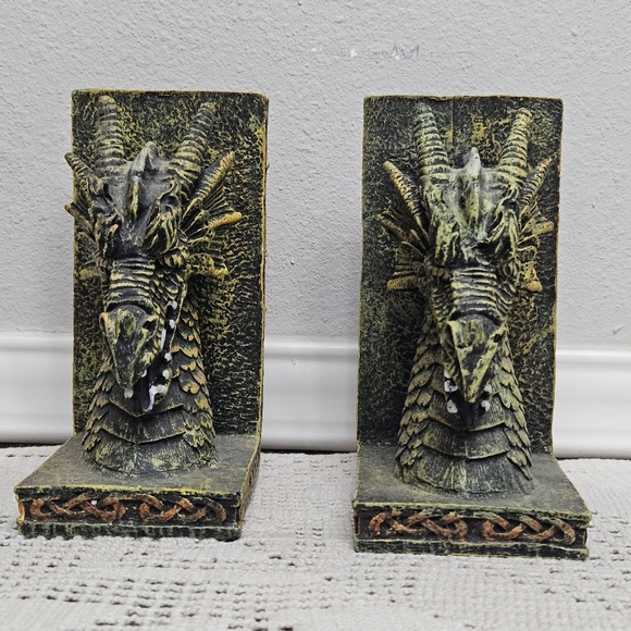 Fierce Dragon Head Bookends Ornate Medieval Fantasy Decor Heavy Resin Gothic Set - Picture 4 of 13